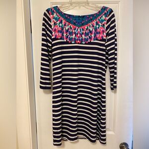 Like new Lilly Pulitzer Woman’s Navy White Striped Size Medium